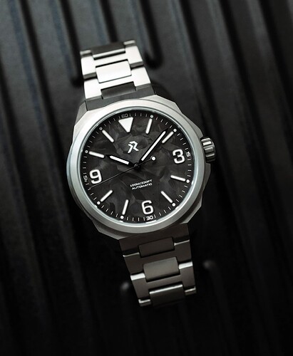 PRE-ORDER-RZE-–-Resolute-2022-–-Carbon-Fibre2-min