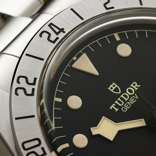 Tudor-Black-Bay-Pro-M79470-7