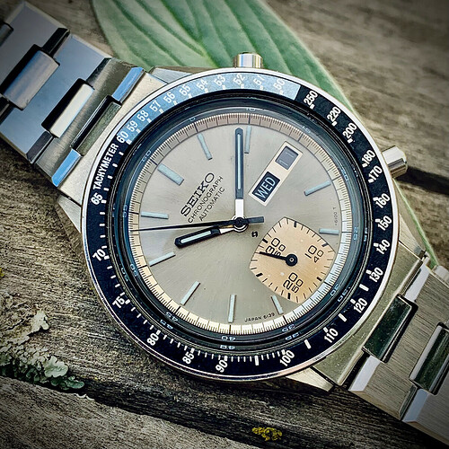 Watch-1F-8