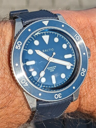 PXL_20230831_081846371