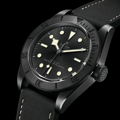M79210CNU-0001_black_rubber_black_DET
