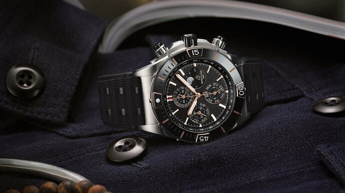 08_breitling-super-chronomat-44-four-year-calendar_i19320251b1s1_web-use