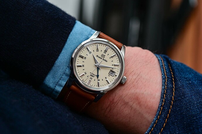 Grand-Seiko-Elegance-GMT-SBGM221-review-3