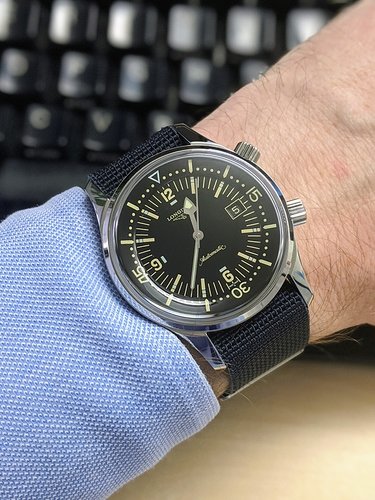 00100lPORTRAIT_00100_BURST20191105123805217_COVER