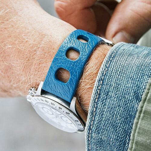 Bulang_and_Sons_LR_01_Rolex_16520_Daytona_Blue_Tropic_Strap_800x