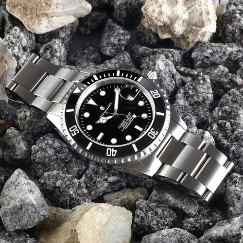 best_submariner_homage_watches_steinhart_ocean_one_black_ceramic