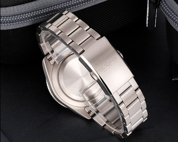 Octopus-watch-store_6_790x
