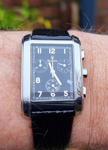 Bulova 46801 tank