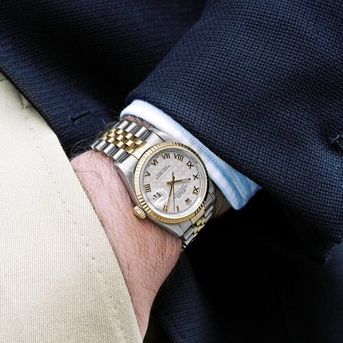 1607-Datejust-Wrist_1024x1024