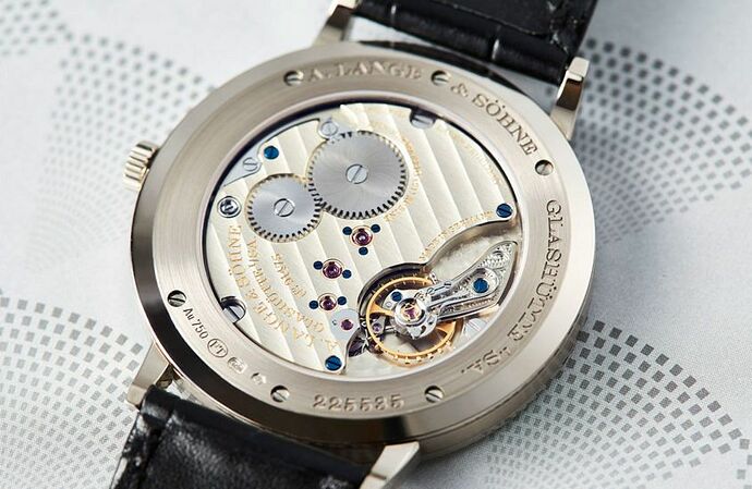 Lange-Saxonia-Thin-4-845x550