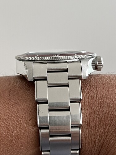 OH.watches.Tudor.BlackBayRed.METAS.7941A1A0RU.230520.wristshot4