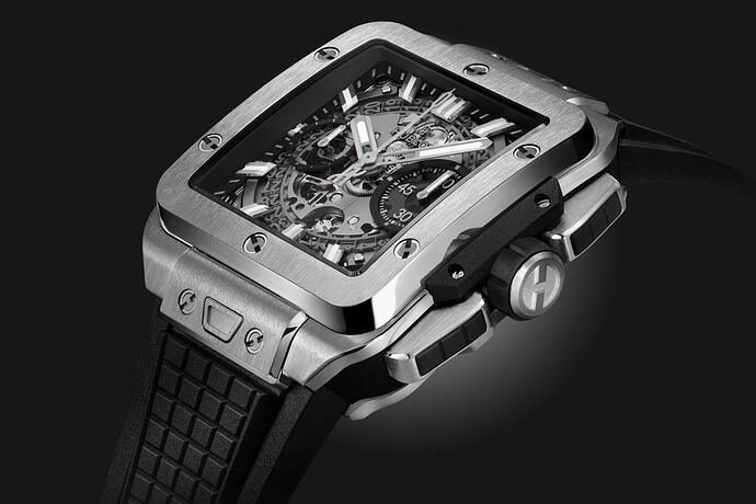 Square-Bang-Unico-Titanium-42-mm-PR-shot