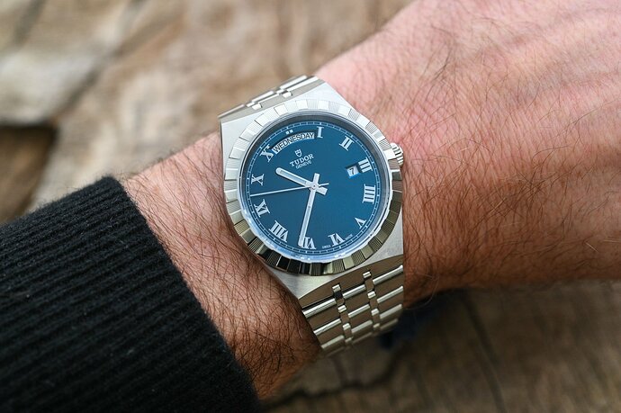 Tudor-Royal-Day-Date-41mm-Blue-Dial-M28600-0005-review-8