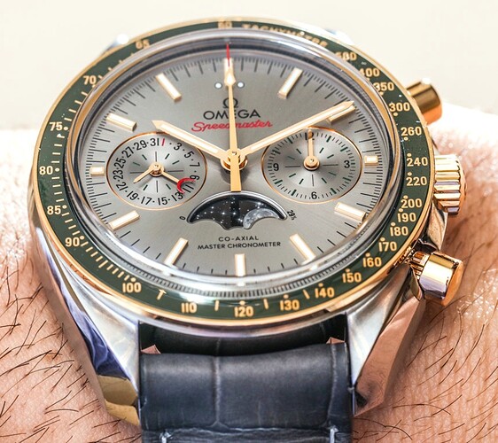 Omega-Speedmaster-Moonphase-Chronograph-Master-Chronometer-aBlogtoWatch-57