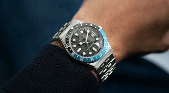SmartSelect_20221011_103639_HODINKEE