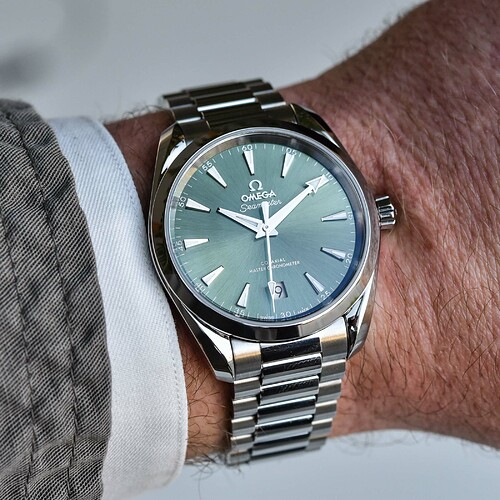 New-Colours-for-2022-Omega-Seamaster-Aqua-Terra-150m-38mm-and-34mm-hands-on-8