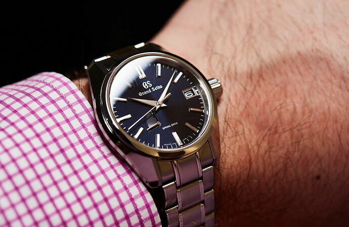 Grand-Seiko-SBGA375-9-600x391@2x