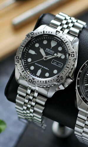 c9f1a918d540d2d1af11a808de5abcb22992686f~2