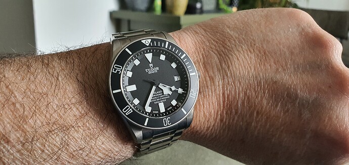 16178061300977914202049628037400