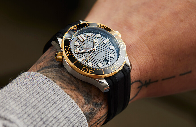 Omega-Seamaster-Diver-300M-two-tone-9