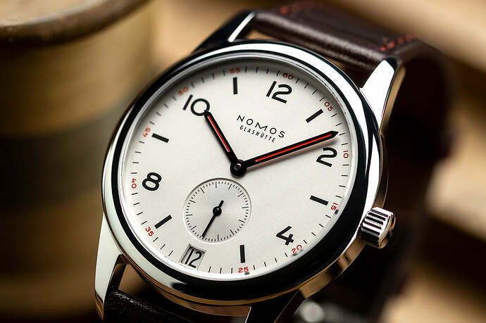 Nomos-club-date-731-1