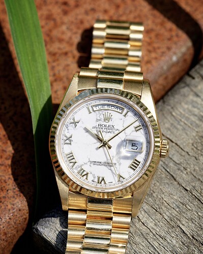 dd gold stone dial