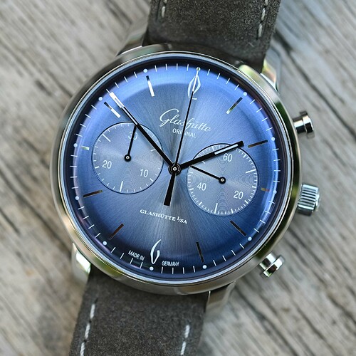 Glashutte-Original-Sixties-Chronograph-Annual-Edition-Glacier-Blue-2020-6 (1)