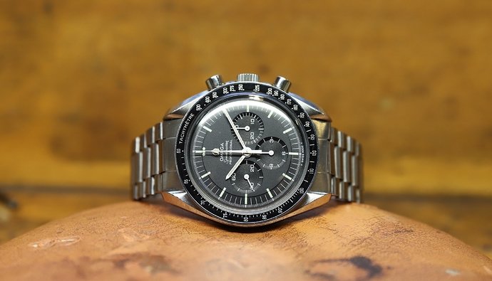 Omega Speedmaster 145022 horizontal
