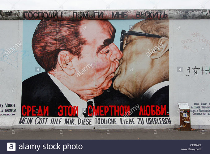 fraternal-kiss-between-leonid-brezhnev-and-erich-honecker-east-side-CRBAX9