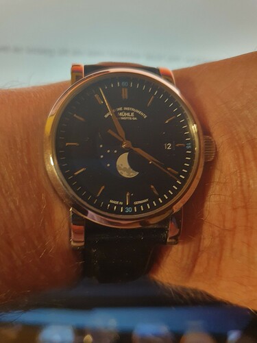 Glashütte moon