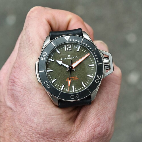 Hamilton-Khaki-Navy-Frogman-Auctomatic-41mm-Powermatic-80-Hands-on-11