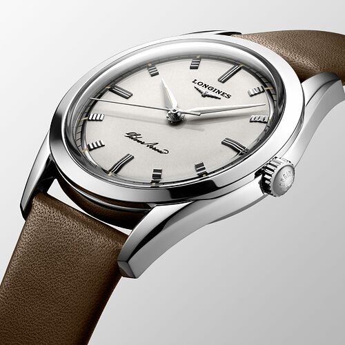 the-longines-heritage-classic-l2-834-4-72-2-detailed-view-2000x2000-1