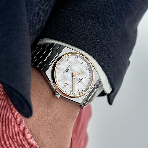 Tissot15-Wrist