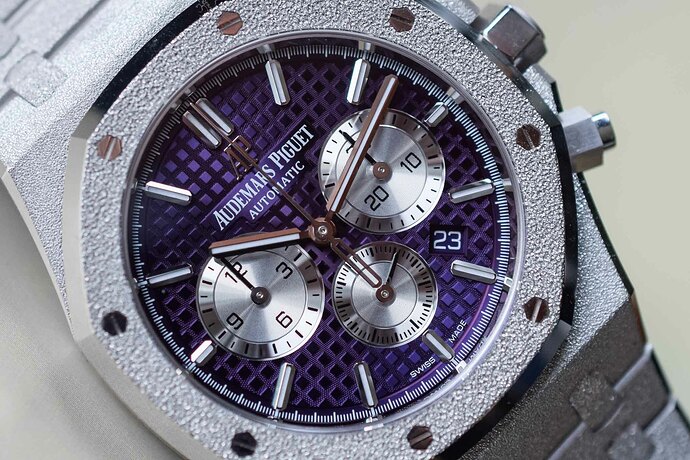 Audemars-Piguet-Royal-Oak-Chronograph-Frosted-Gold-Purple-14