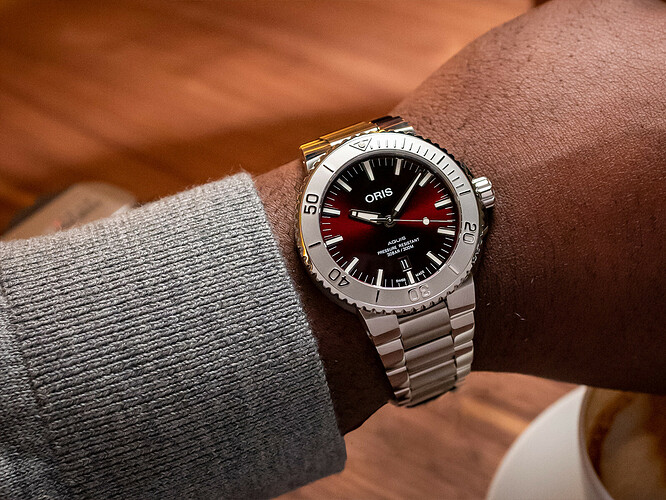 oris-aquis-date-cherry-43-5-mm-5-