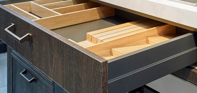 36509c19ecstudio_96b_tieleman_woodline_karo_marmerlook_aanrechtblad__koperen_spoelbak__kraan__miele_apparatuur_tieleman_keukens_10