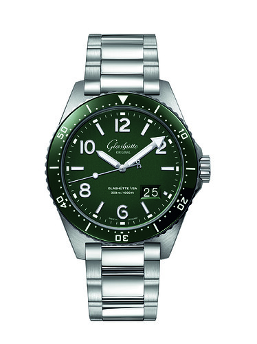 Glashutte_Original_1-36-13-07-83-34_SeaQ_PD_Reed Green_MB_Front