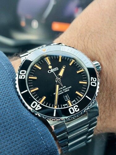 ORIS AQUIS DATE 0173377304159-0782405PEB  Oris 733-44mm-24mm-20220809-p0318