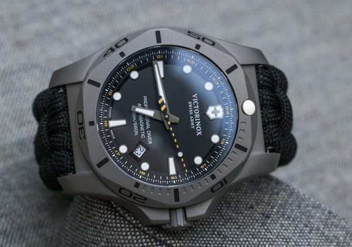 Victorinox-Swiss-Army-INOX-Professional-Diver-Titanium-Watches-17-700x492