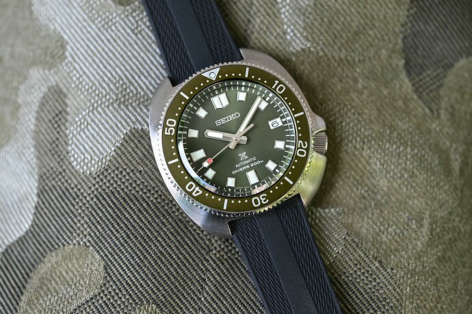 Seiko-Prospex-Diver-Captain-Willard-Turtle-Reissue-SPB153-Green-2