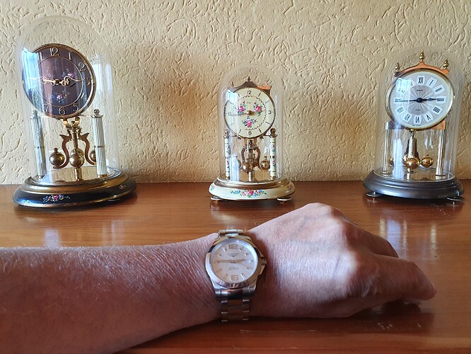 Longines met oude klokken