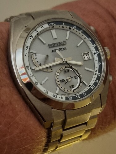 16890830535023327545593559788904