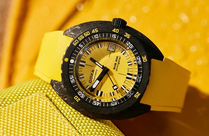 DOXA-Sub300-divingstar-yellow-14344-600x391@2x