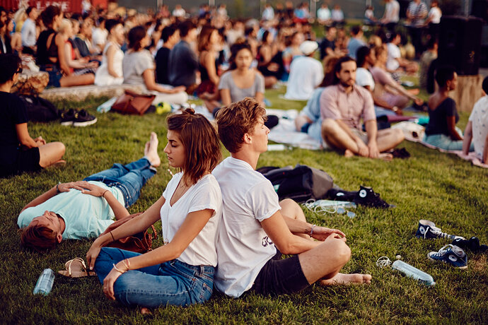 Brooklyn-Farms-Felix-Kunze-meditation