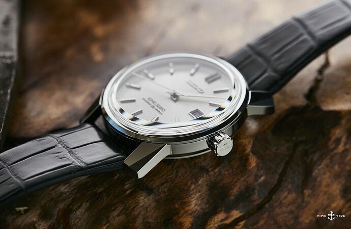 KING-SEIKO-SJE083Y1-14704-600x391@2x
