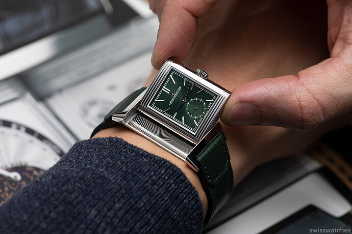Wristshot-Jaeger-LeCoultre-Reverso-Tribute-Small-Seconds-Green-Q3978430
