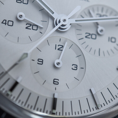 Omega-Speedmaster-Moonwatch-Professional-Co-Axial-Master-Chronometer-Canopus-Gold-Silver-dial-310.60.42.50.02.001-review-6