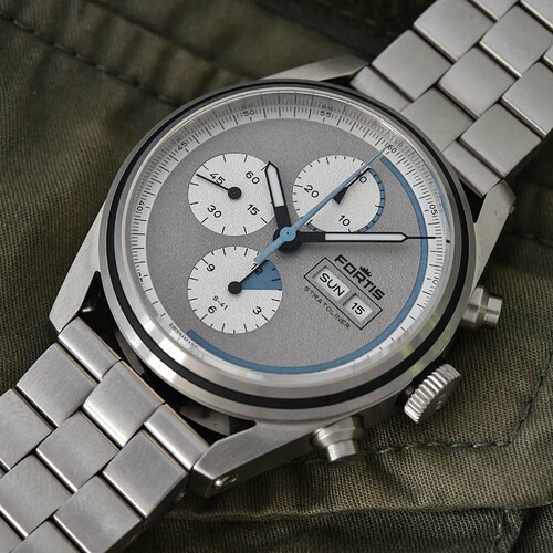 Fortis-Stratoliner-Chronograph-watch-for-Space-Travelers-tested-in-space-hands-on-4