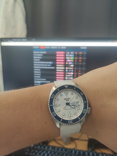 16610050419405347577576415222800