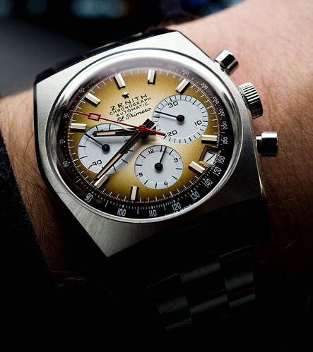 Zenith-El-Primero-Chronomaster-Revival-A385-Vintage-Inspired-Chronograph-Panda-Vignette-Dial-aBlogtoWatch-25